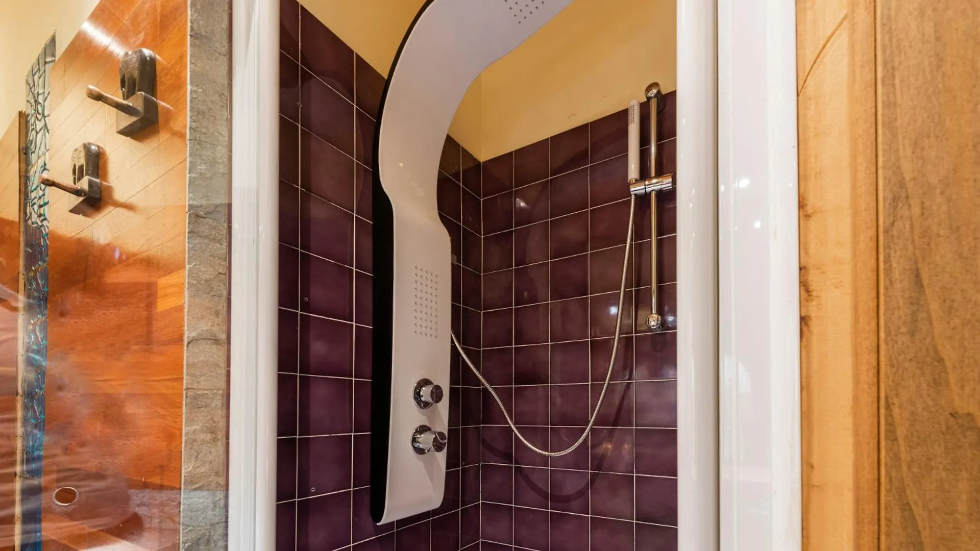 The Luxor Suites - Giacomini Florence 0*,  Italy